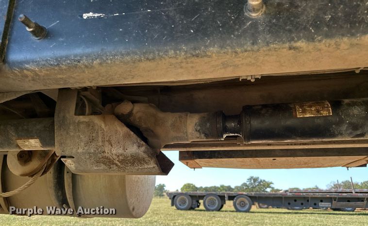 image for item NQ9339 2009 Mack GU713  winch truck