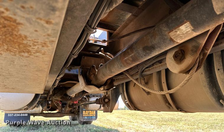 image for item NQ9339 2009 Mack GU713  winch truck