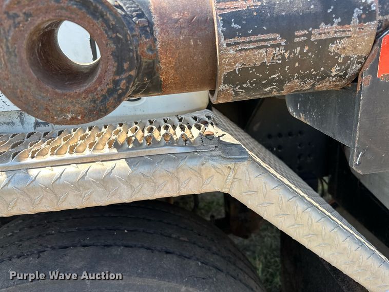 image for item NQ9339 2009 Mack GU713  winch truck