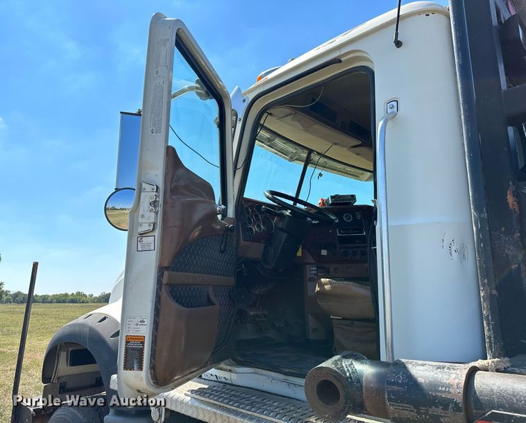 image for item NQ9339 2009 Mack GU713  winch truck