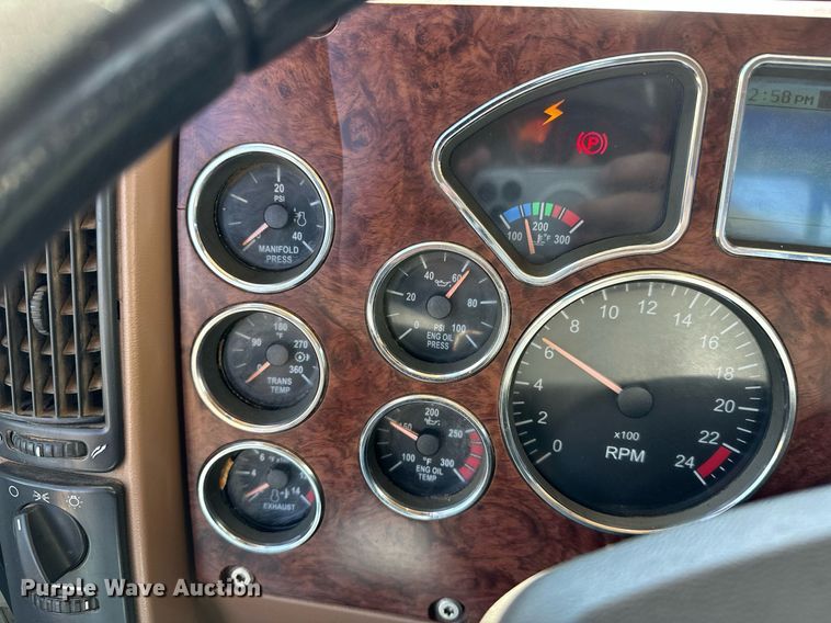 image for item NQ9339 2009 Mack GU713  winch truck