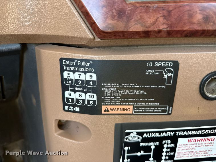 image for item NQ9339 2009 Mack GU713  winch truck