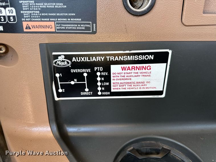 image for item NQ9339 2009 Mack GU713  winch truck