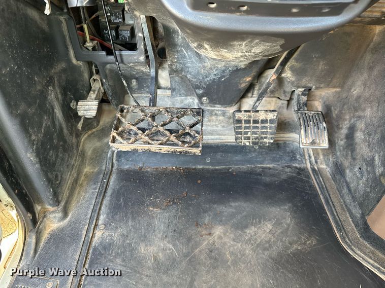 image for item NQ9339 2009 Mack GU713  winch truck