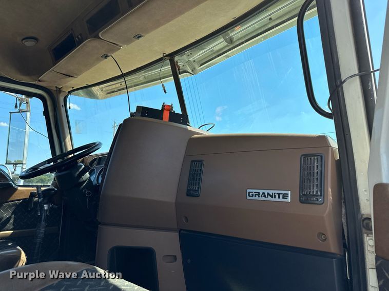 image for item NQ9339 2009 Mack GU713  winch truck