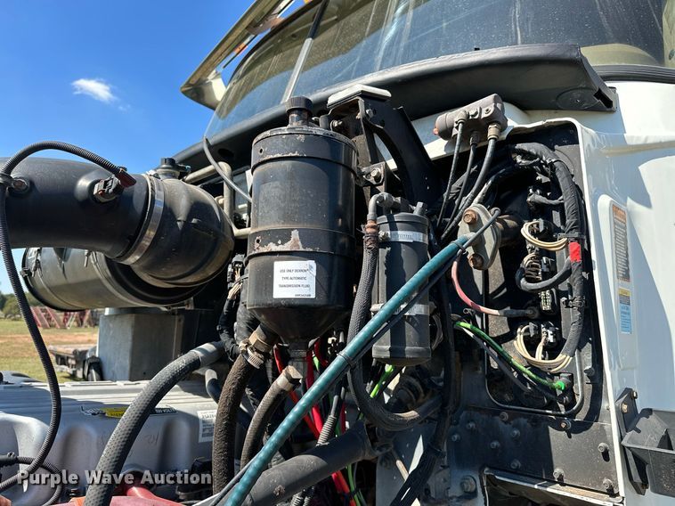 image for item NQ9339 2009 Mack GU713  winch truck