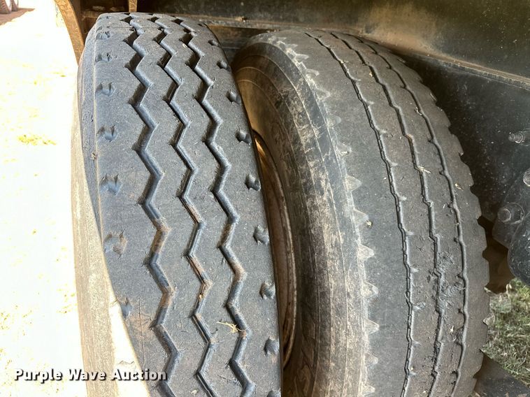 image for item NQ9339 2009 Mack GU713  winch truck