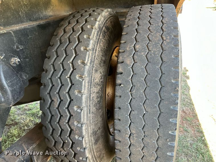 image for item NQ9339 2009 Mack GU713  winch truck