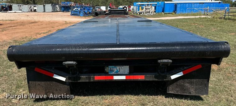 image for item NQ9340 2013 Wade Services  oilfield trailer