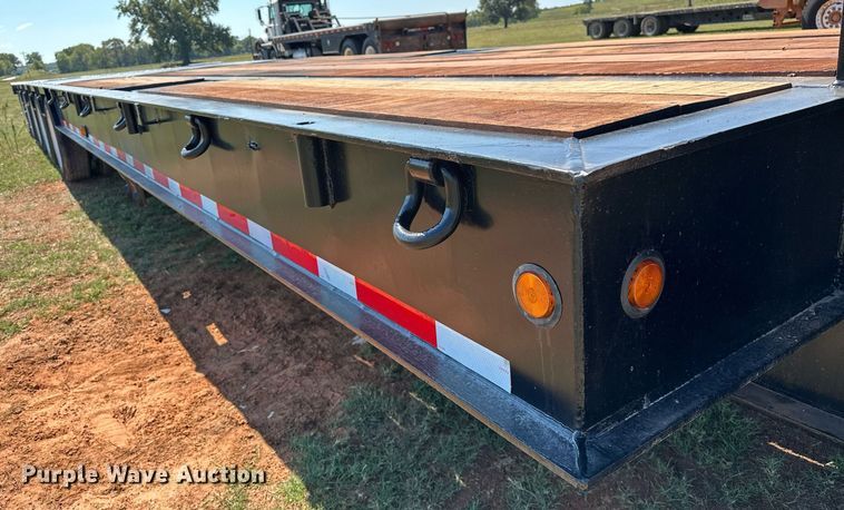 image for item NQ9340 2013 Wade Services  oilfield trailer