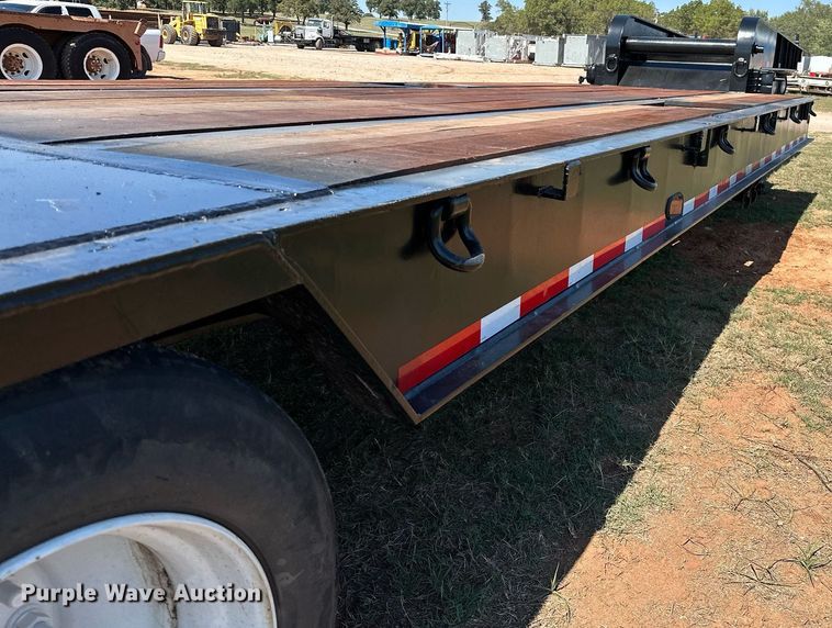 image for item NQ9340 2013 Wade Services  oilfield trailer