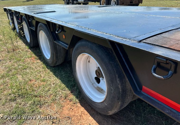 image for item NQ9340 2013 Wade Services  oilfield trailer