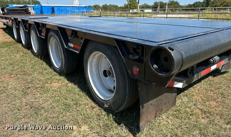 image for item NQ9340 2013 Wade Services  oilfield trailer