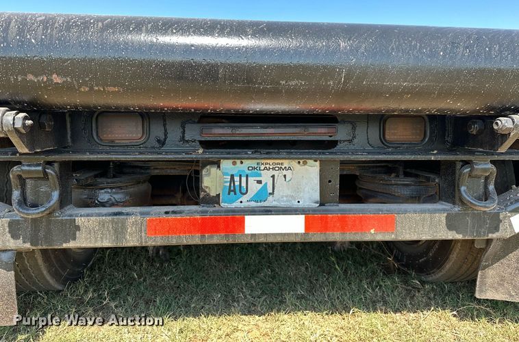 image for item NQ9340 2013 Wade Services  oilfield trailer