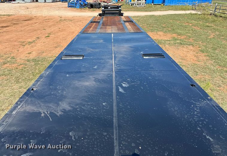 image for item NQ9340 2013 Wade Services  oilfield trailer