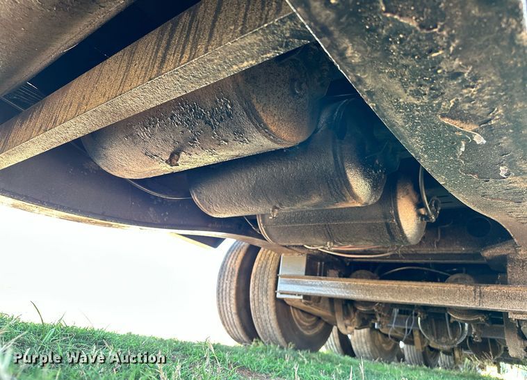 image for item NQ9340 2013 Wade Services  oilfield trailer