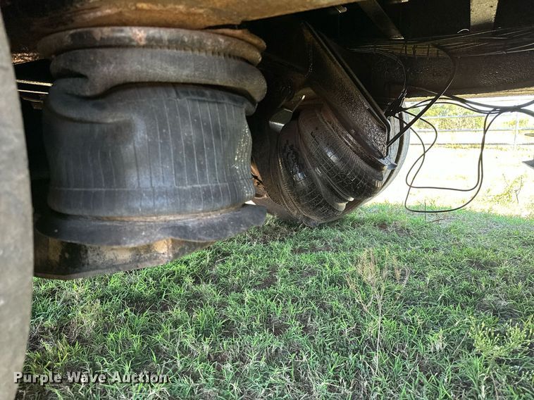 image for item NQ9340 2013 Wade Services  oilfield trailer