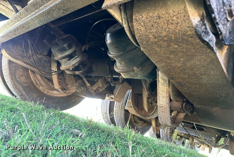 image for item NQ9340 2013 Wade Services  oilfield trailer