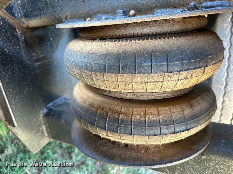 image for item NQ9340 2013 Wade Services  oilfield trailer