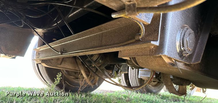 image for item NQ9340 2013 Wade Services  oilfield trailer