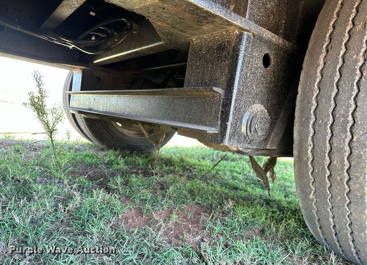 image for item NQ9340 2013 Wade Services  oilfield trailer