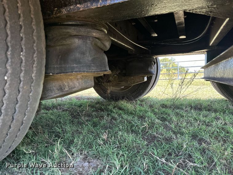 image for item NQ9340 2013 Wade Services  oilfield trailer