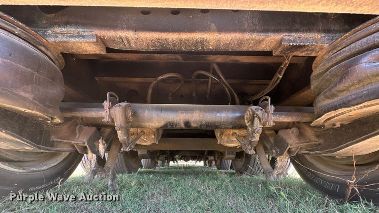 image for item NQ9340 2013 Wade Services  oilfield trailer