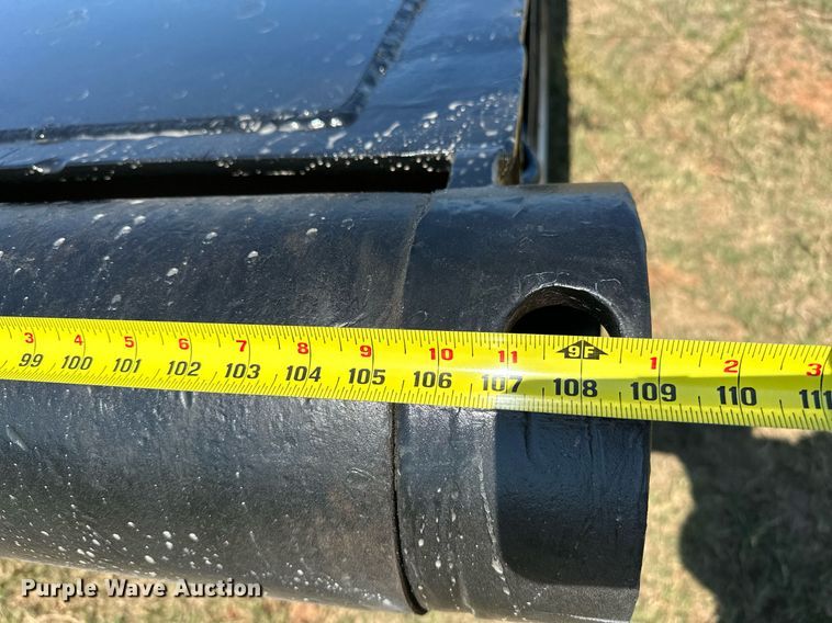 image for item NQ9340 2013 Wade Services  oilfield trailer