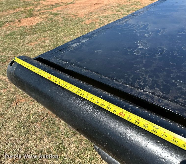 image for item NQ9340 2013 Wade Services  oilfield trailer