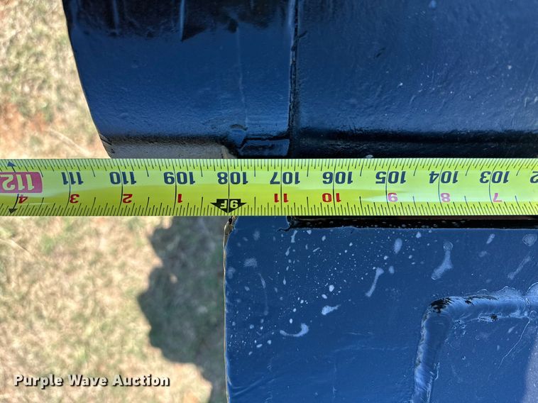 image for item NQ9340 2013 Wade Services  oilfield trailer