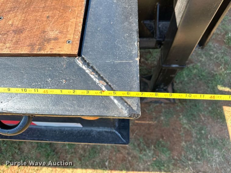 image for item NQ9340 2013 Wade Services  oilfield trailer