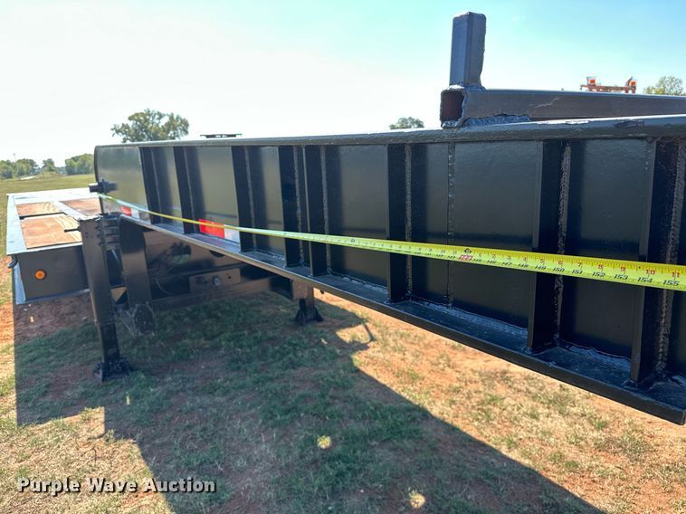 image for item NQ9340 2013 Wade Services  oilfield trailer