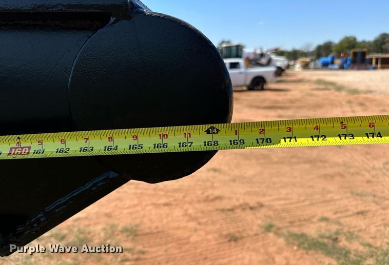 image for item NQ9340 2013 Wade Services  oilfield trailer