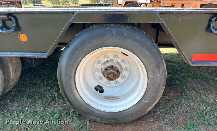 image for item NQ9340 2013 Wade Services  oilfield trailer