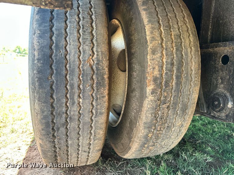 image for item NQ9340 2013 Wade Services  oilfield trailer