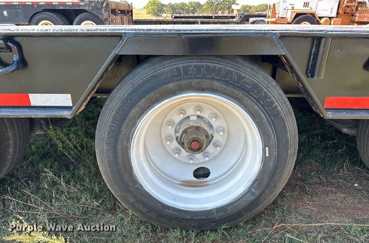 image for item NQ9340 2013 Wade Services  oilfield trailer