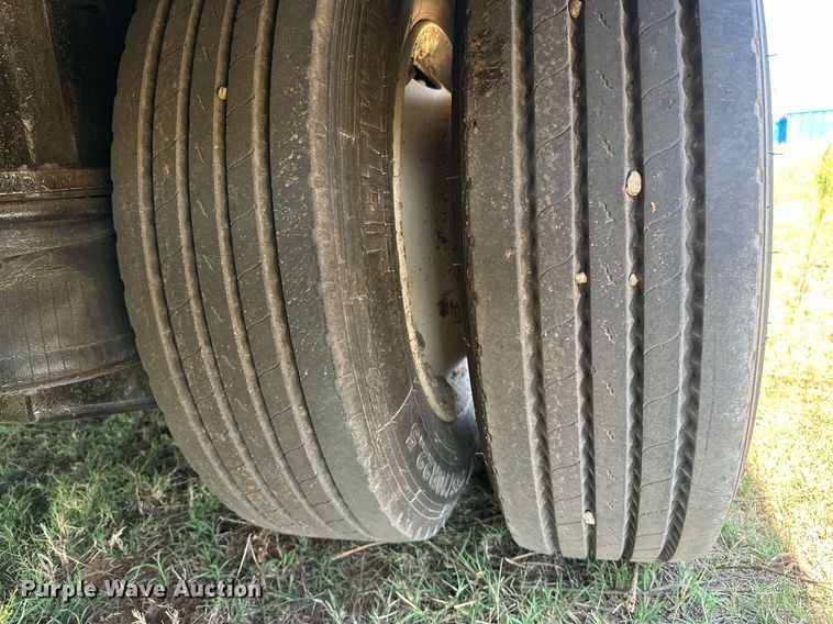 image for item NQ9340 2013 Wade Services  oilfield trailer