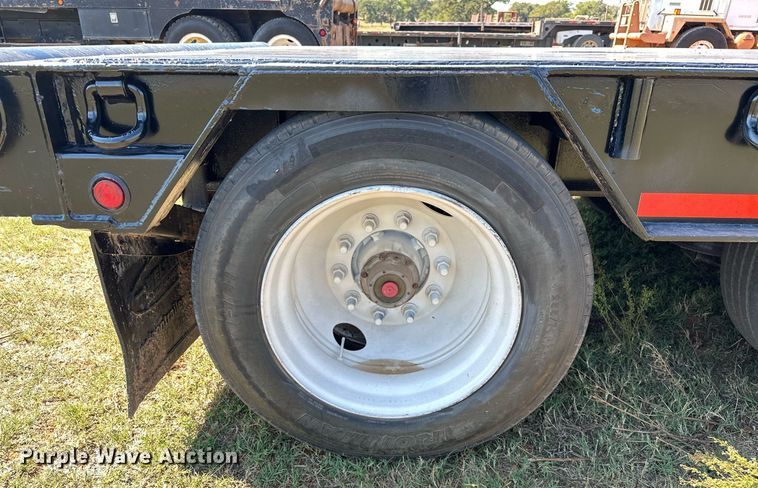 image for item NQ9340 2013 Wade Services  oilfield trailer