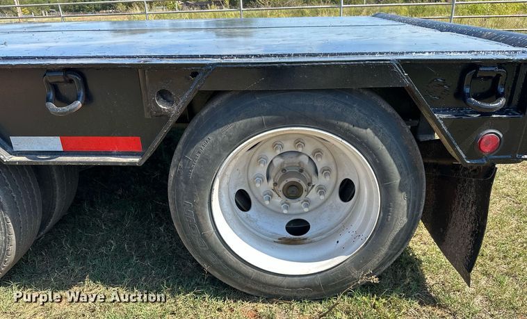 image for item NQ9340 2013 Wade Services  oilfield trailer