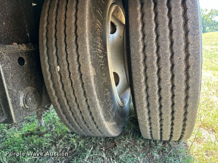 image for item NQ9340 2013 Wade Services  oilfield trailer