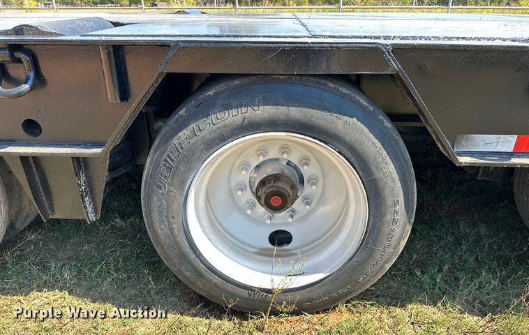 image for item NQ9340 2013 Wade Services  oilfield trailer