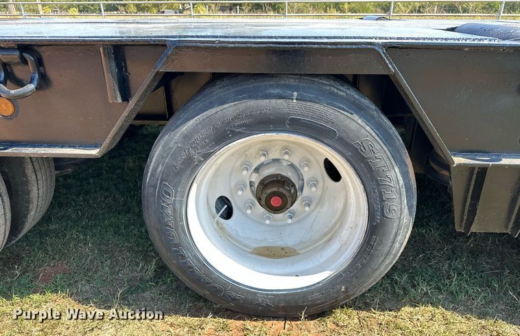 image for item NQ9340 2013 Wade Services  oilfield trailer