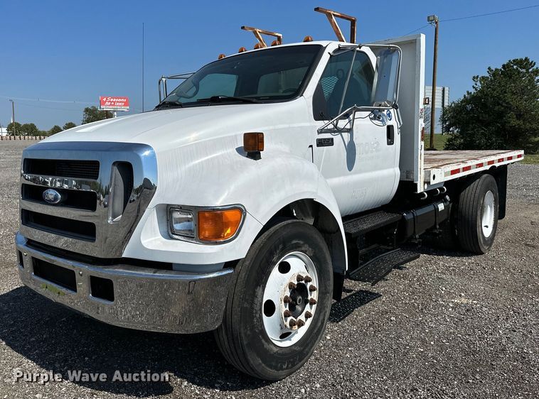 image for item NQ9353 2007 Ford F650 Super Duty  flatbed truck