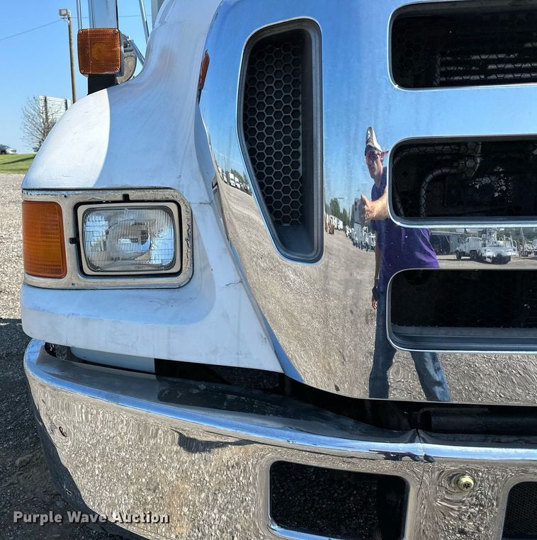 image for item NQ9353 2007 Ford F650 Super Duty  flatbed truck