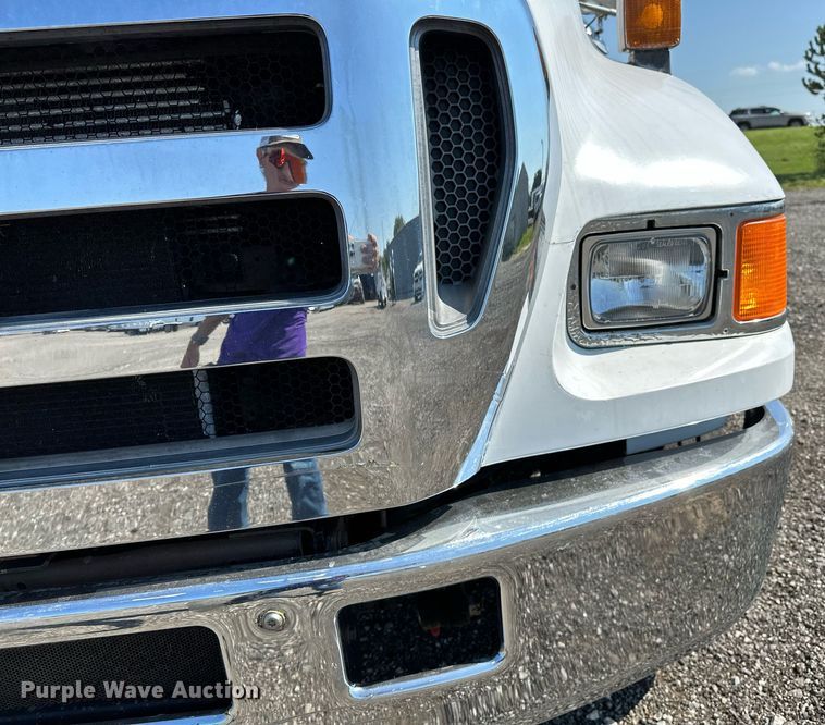 image for item NQ9353 2007 Ford F650 Super Duty  flatbed truck