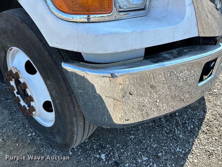 image for item NQ9353 2007 Ford F650 Super Duty  flatbed truck