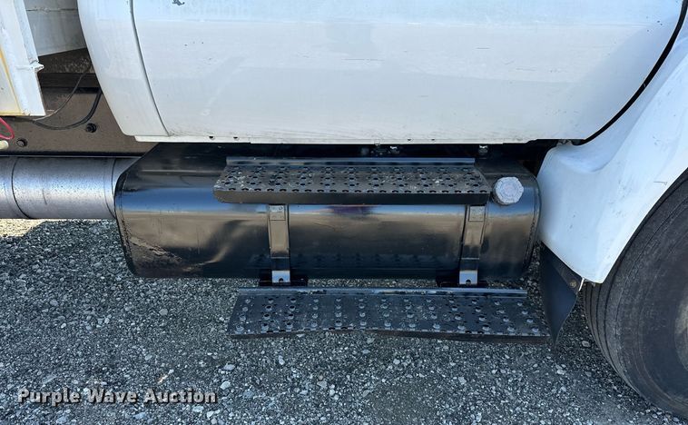 image for item NQ9353 2007 Ford F650 Super Duty  flatbed truck