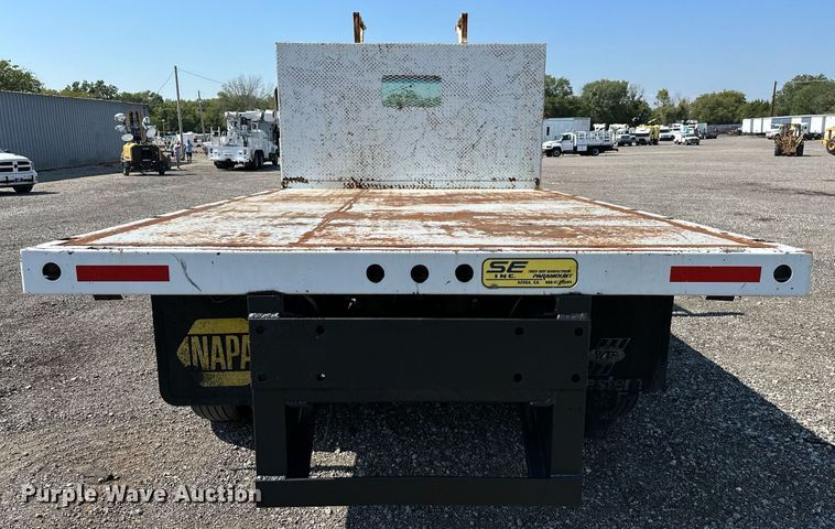 image for item NQ9353 2007 Ford F650 Super Duty  flatbed truck
