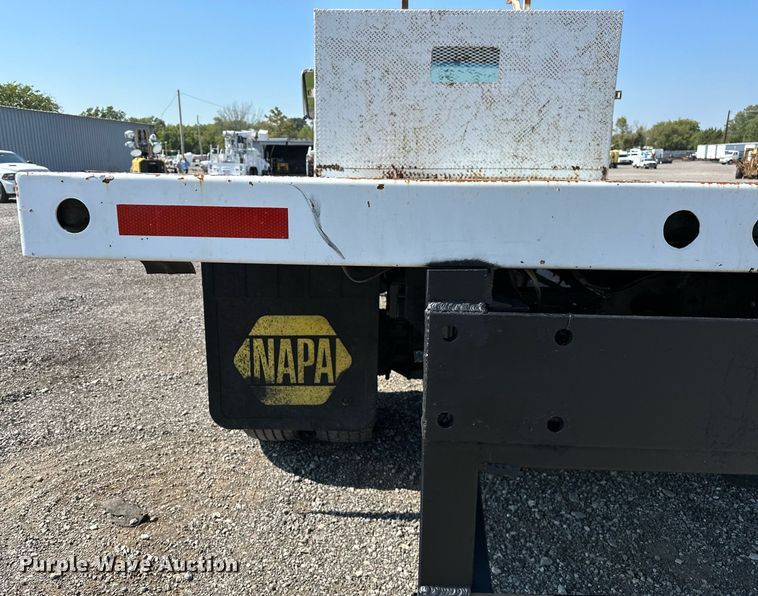 image for item NQ9353 2007 Ford F650 Super Duty  flatbed truck