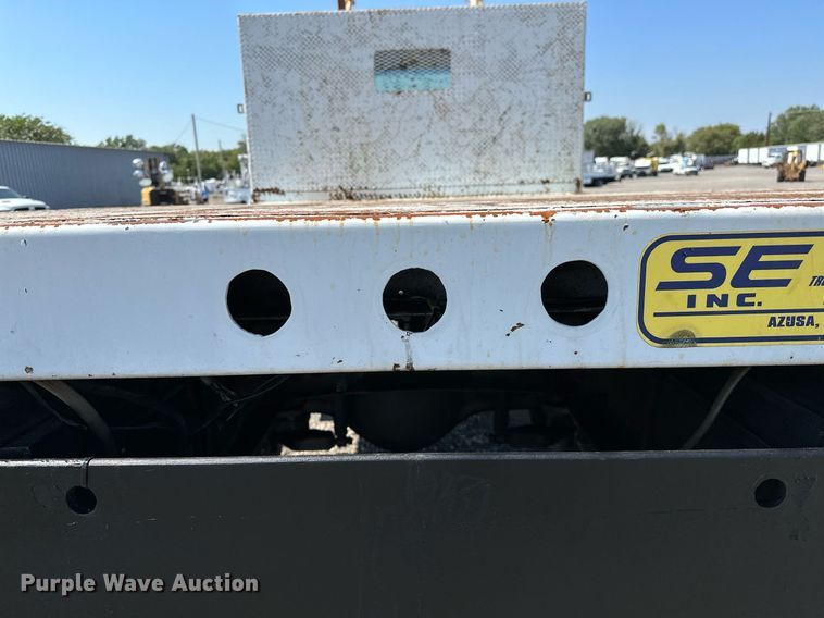 image for item NQ9353 2007 Ford F650 Super Duty  flatbed truck